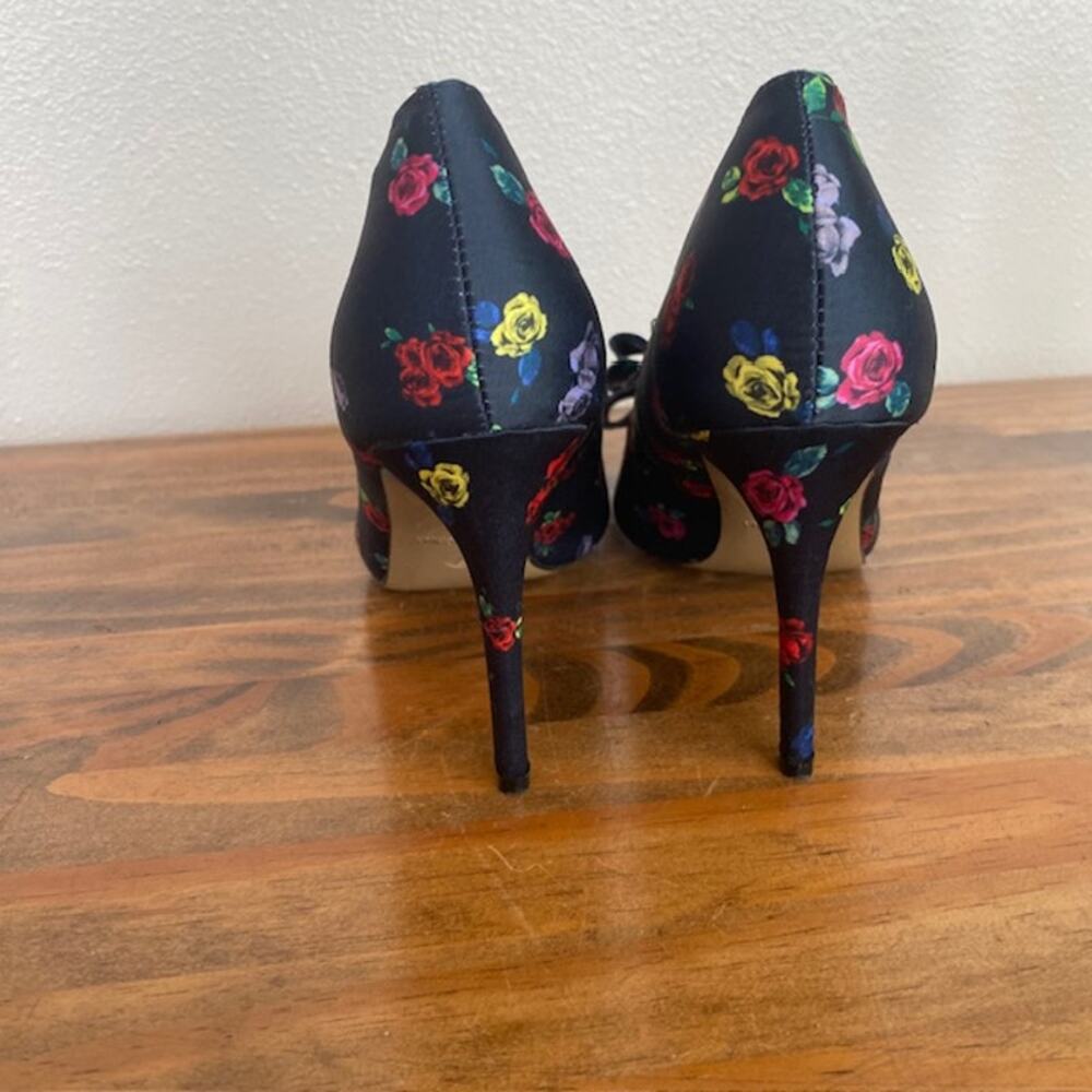 Betsey Johnson Bret Rose Print Stiletto Satin Heels Rockabilly Retro - Size 7 - Picture 3 of 9